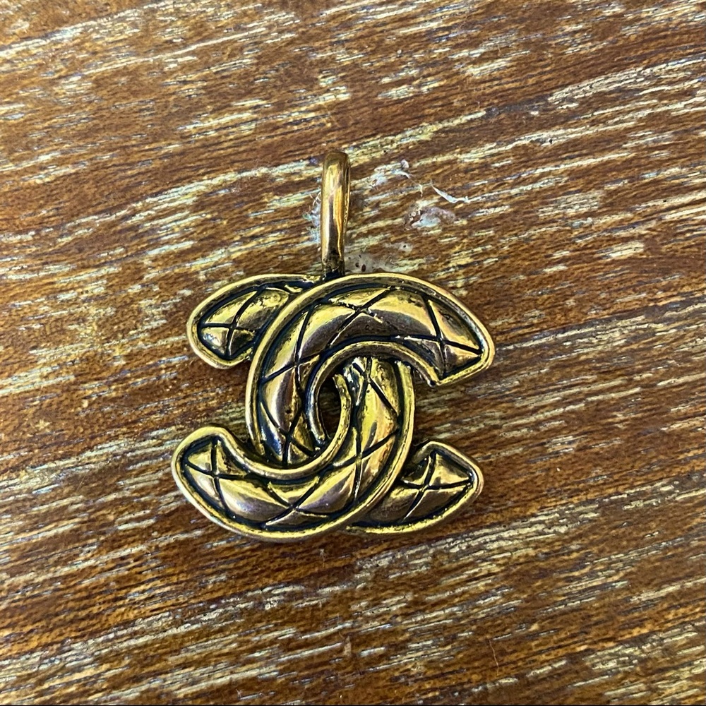 AUTHENTIC CHANEL PENDANT